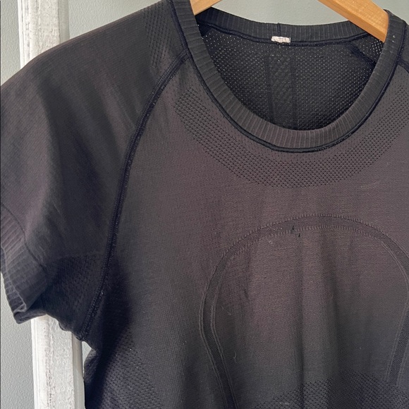 Lululemon Athletica Swiftly Classic Black Short-Sleeve Women's Tee medium - Picture 5 of 9